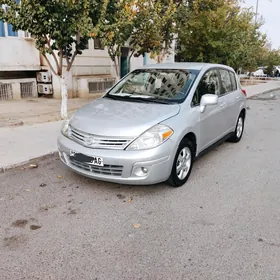 Nissan Versa 2012