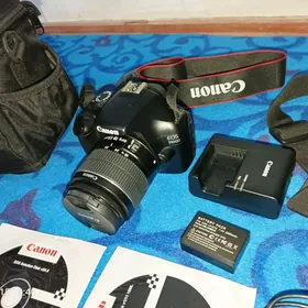 canon 1100 D