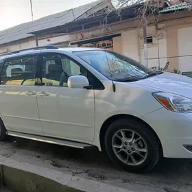 Toyota Sienna 2004