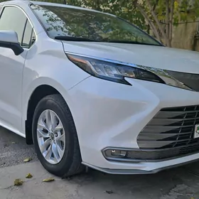 Toyota Sienna 2022