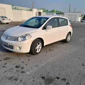 Nissan Versa 2012