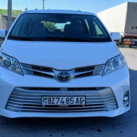 Toyota Sienna 2020