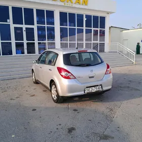 Nissan Tiida 2008