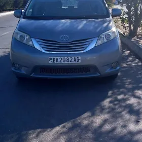 Toyota Sienna 2012