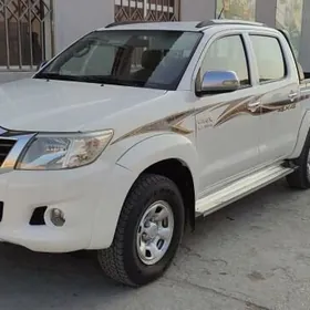 Toyota Hilux 2013