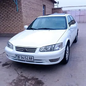 Toyota Camry 2000