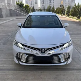 Toyota Camry 2020