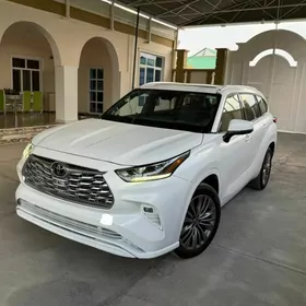 Toyota Highlander 2021