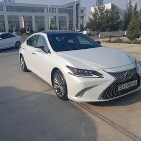 Lexus ES 2020