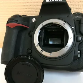 NIKON-D300s