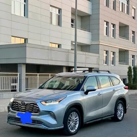 Toyota Highlander 2020