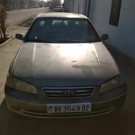 Toyota Camry 2001