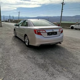 Toyota Camry 2014