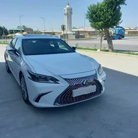 Lexus ES 350 2019