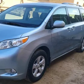 Toyota Sienna 2012