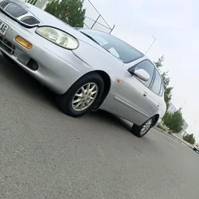 Daewoo Leganza 1999