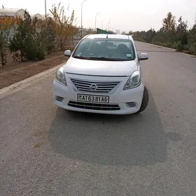 Nissan Sunny 2012