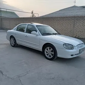 Hyundai Sonata 2000