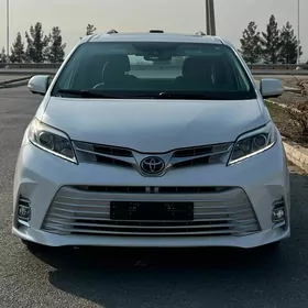 Toyota Sienna 2019