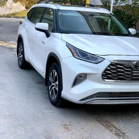 Toyota Highlander Hybrid 2020