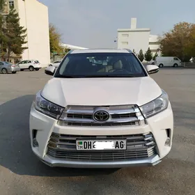 Toyota Highlander 2019