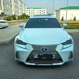 Lexus IS 2017