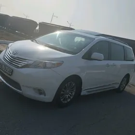 Toyota Sienna 2011