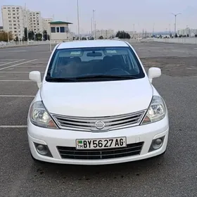 Nissan Versa 2010