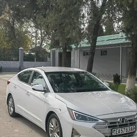 Hyundai Elantra 2019