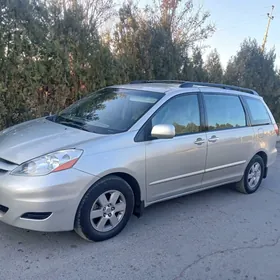 Toyota Sienna 2008