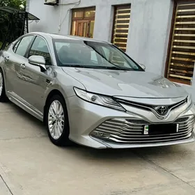 Toyota Camry 2018