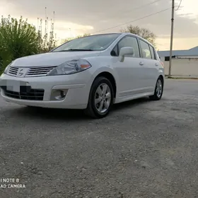 Nissan Versa 2012