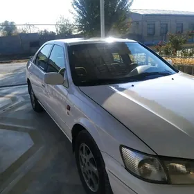 Toyota Camry 2001