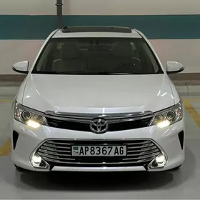 Toyota Camry 2017