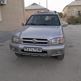 Nissan Pathfinder 2001