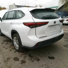 Toyota Highlander 2021