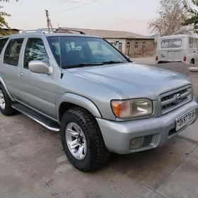 Nissan Pathfinder 1999