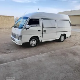 Nissan Urvan 1995