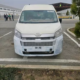 Toyota Hiace 2020