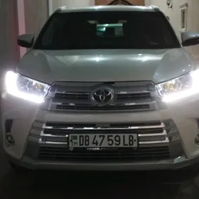 Toyota Highlander 2019