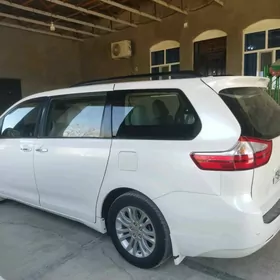 Toyota Sienna 2018