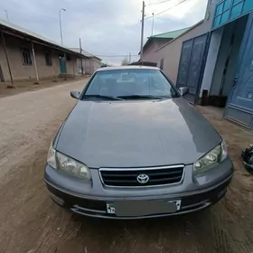 Toyota Camry 2000