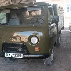 UAZ 452 1985