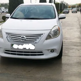 Nissan Versa 2013