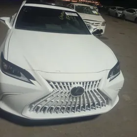 Lexus ES 350 2022