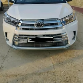 Toyota Highlander 2019