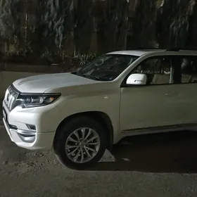 Toyota Land Cruiser Prado 2022