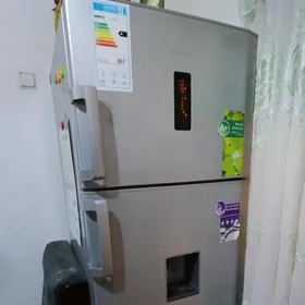 холодильник BEKO DN150220DS