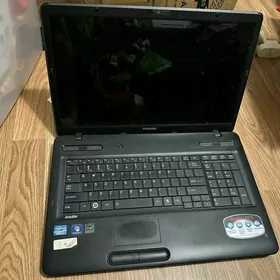 Noutbuk i3 Toshiba