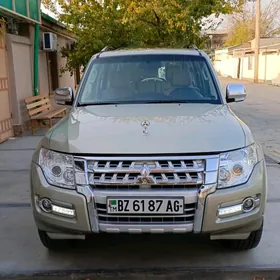 Mitsubishi Pajero 2016